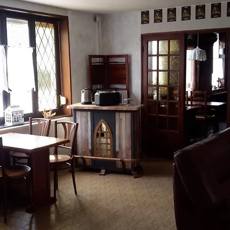 Au Gallodrome Et Table D'hotes En Estaminet Prive Couette-café *