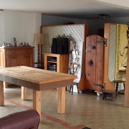 Au Gallodrome Et Table D'hotes En Estaminet Prive Couette-café *