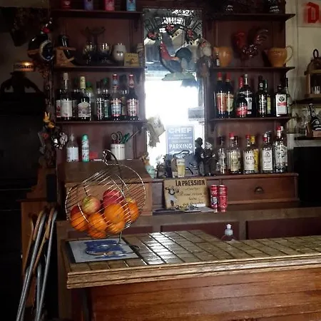 Au Gallodrome Et Table D'hotes En Estaminet Prive Couette-café *