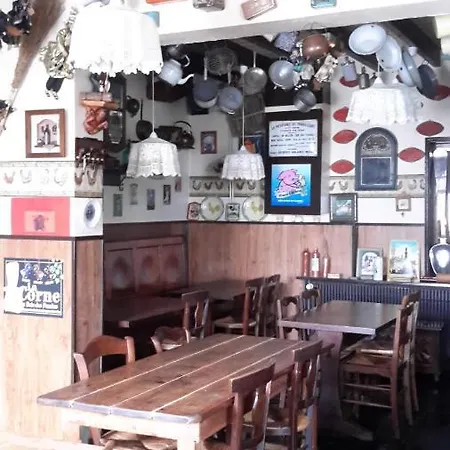 Au Gallodrome Et Table D'hotes En Estaminet Prive Sur Bed & Breakfast 3*