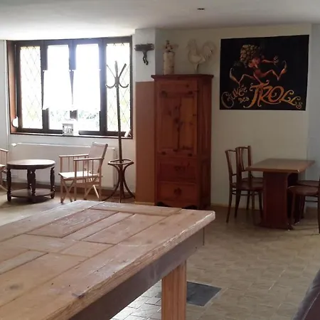 Oda ve Kahvaltı Au Gallodrome Et Table D'hotes En Estaminet Prive Sur Drincham