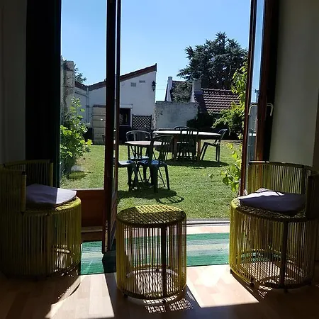Alojamento de Acomodação e Pequeno-almoço Au Gallodrome Et Table D'hôtes En Estaminet Privé Sur